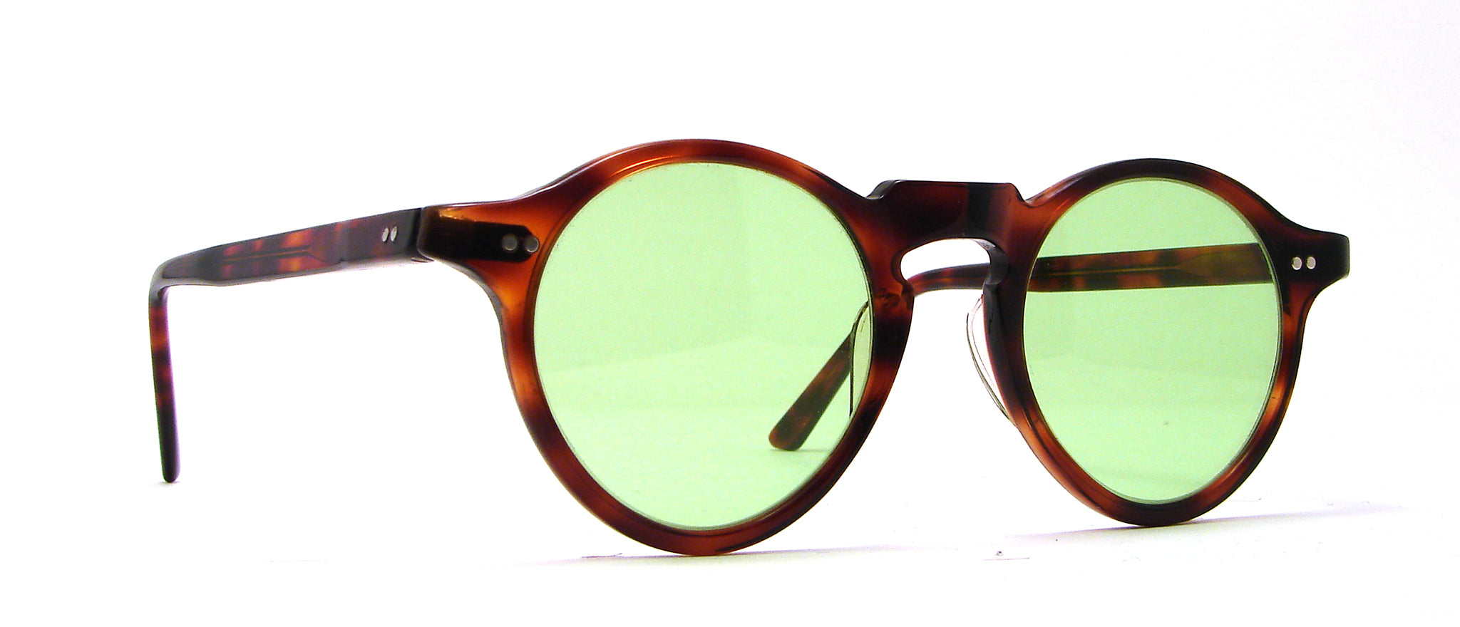 Green store tortoiseshell sunglasses